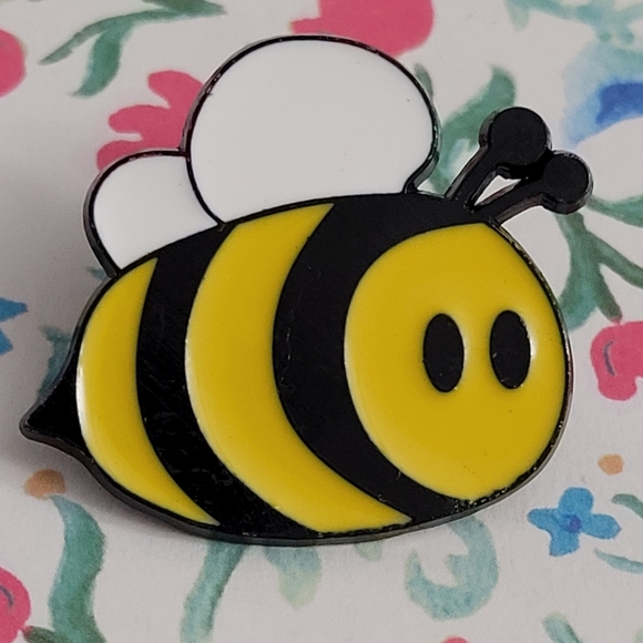 Bee Enamel Pin - Picture 3 of 10